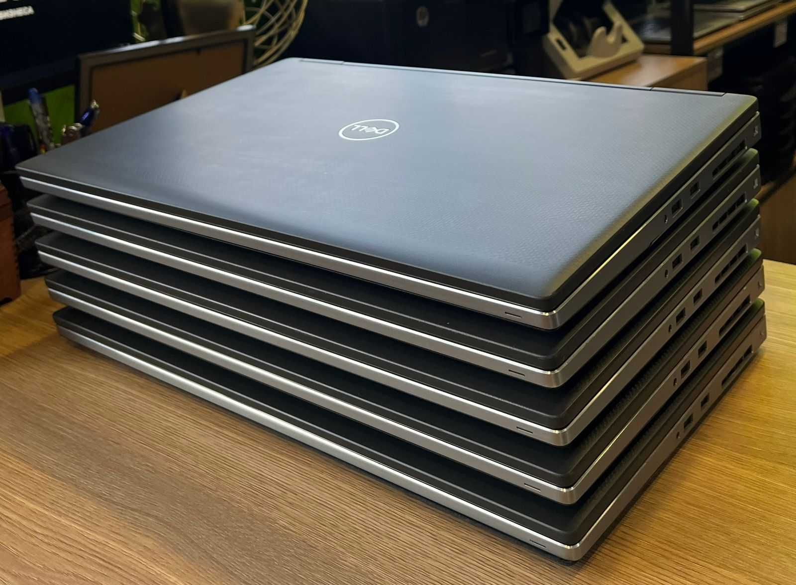 Ноутбук Dell Precision 7740 Carbon (Xeon E 2276M- 2.8GHz).