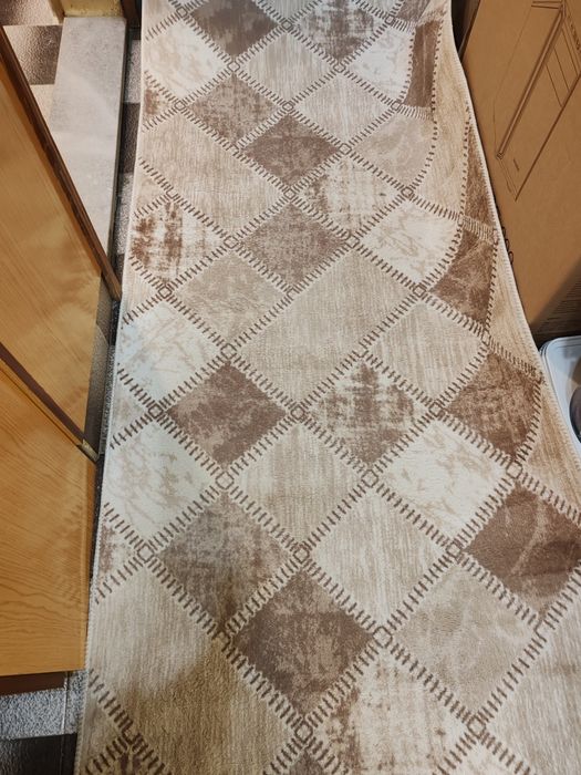 Дълга плюшена пътека