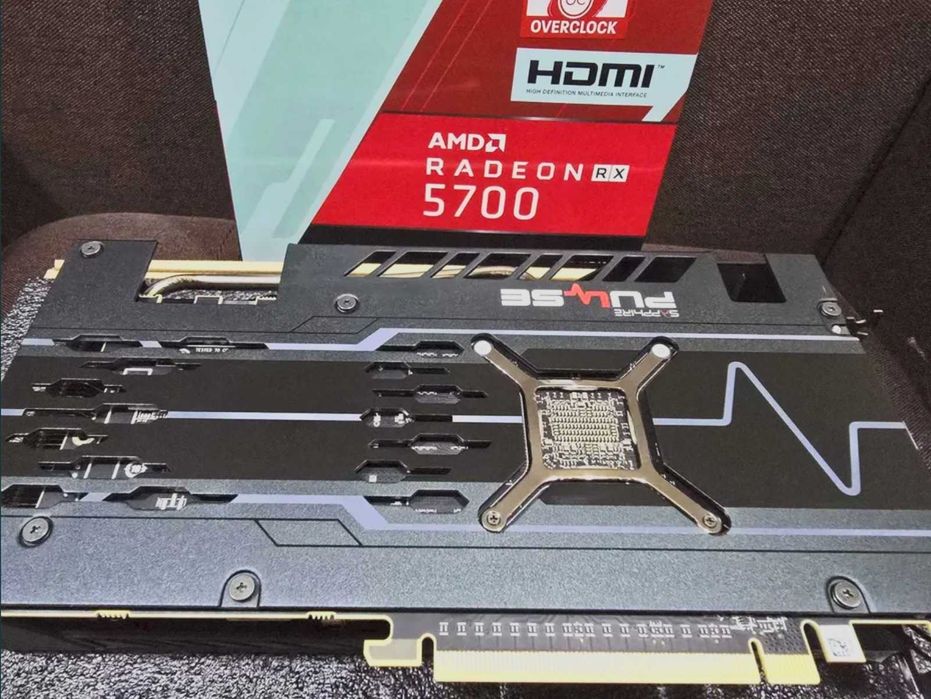 Unitate Gaming i7-9700K, 16GB RAM, RX 5700 de  8GB, SSD NVMe