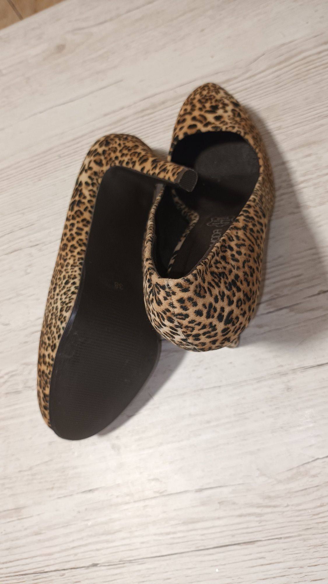 Pantofi cu imprimeu dama  marimea 38
