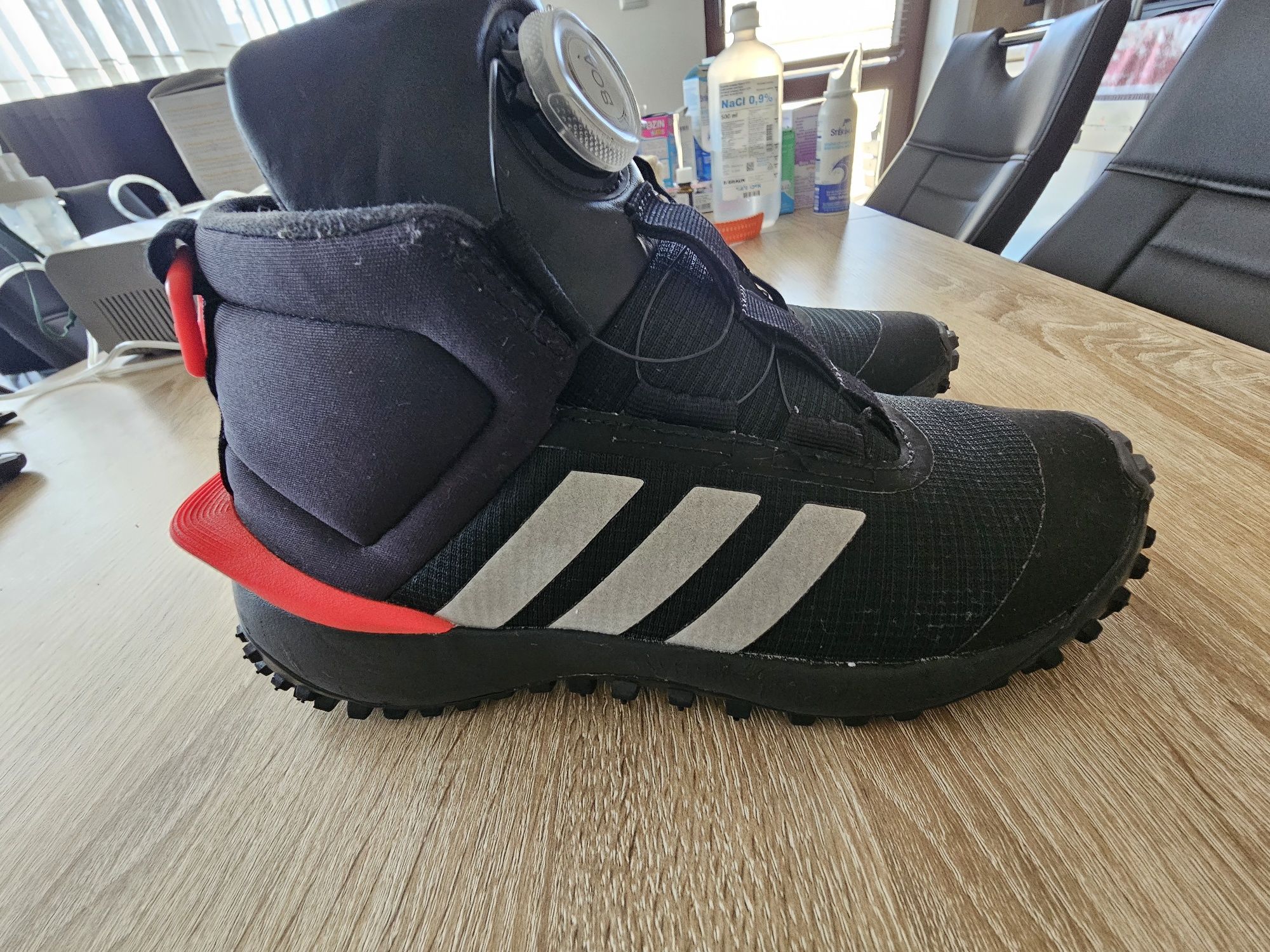 Зимни обувки adidas