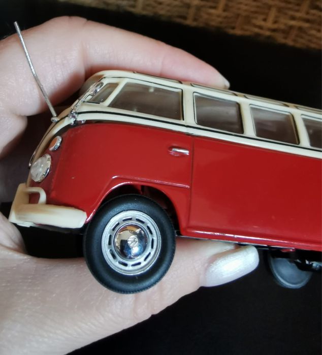 Количка hongwell cararama VOLKSWAGEN Автo.тип1-1963 Червен/бежов 1:43