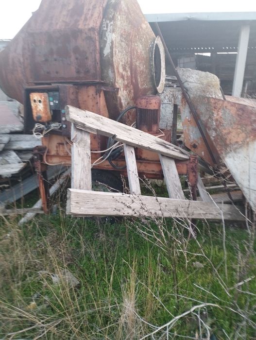 Продавам Бетонобъркачка