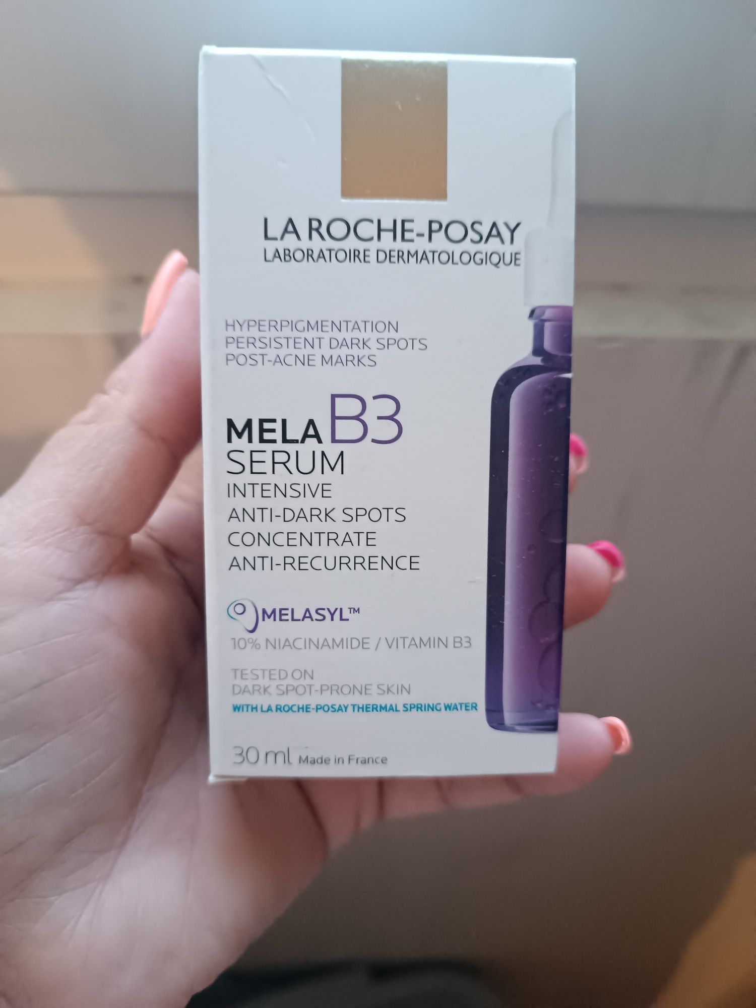 MELA B3 SERUM
SERUM
Интензивен концентриран серум против тъмни петна и