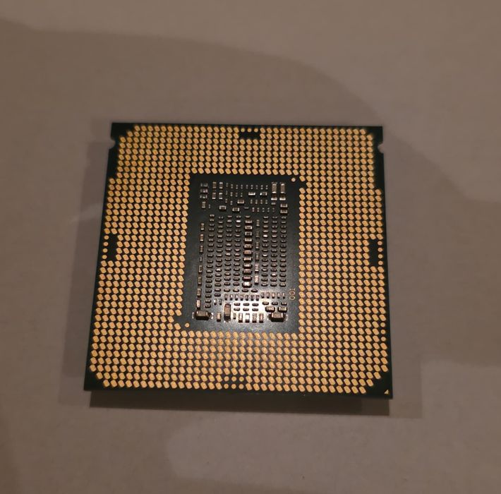 Procesor Intel i5 8500 6 Core Socket 1151 v2 + Cooler + Pasta - UHD