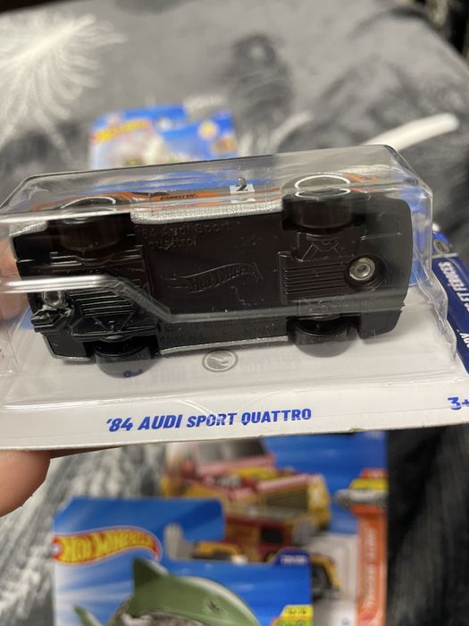 se vinde Hot Wheels th