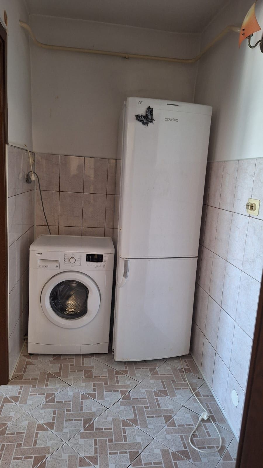 Închiriez garsoniera