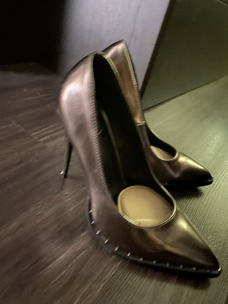 Уникални дамски обувки