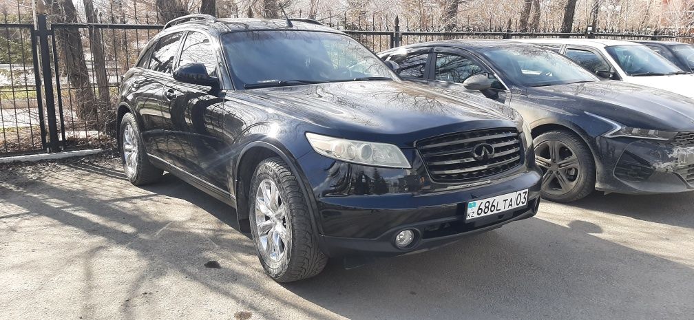 Продам infiniti fx35