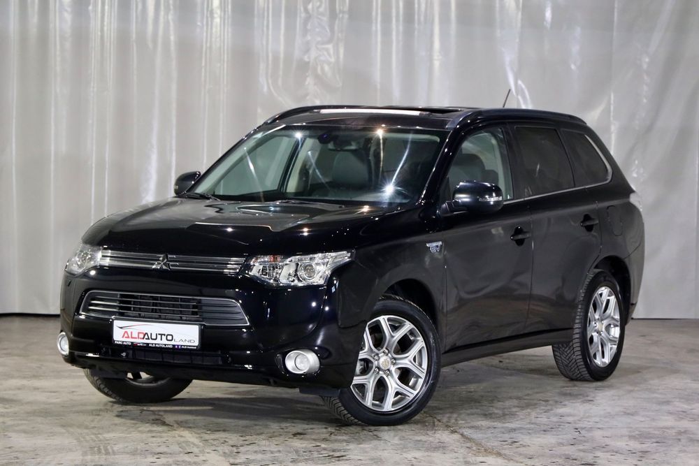 Mitsubishi Outlander PHEV * Trapa * Camera spate * Camera video spate * Incalzire scaune