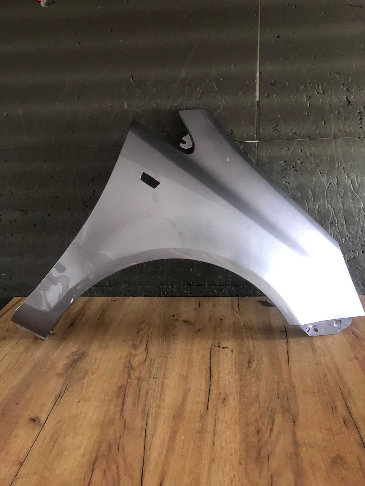 Aripa Fata Dreapta Opel Corsa D 2006-2015 (Z166 (Gri))