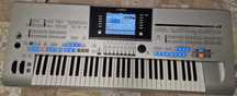 Orga Yamaha Tyros 4