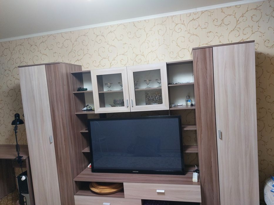 Стенка гостиная и компьютерный стол
