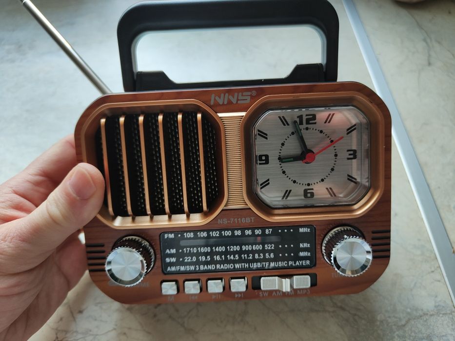 Radio cu Bluetooth USB Port microSD și ceas , model Retro