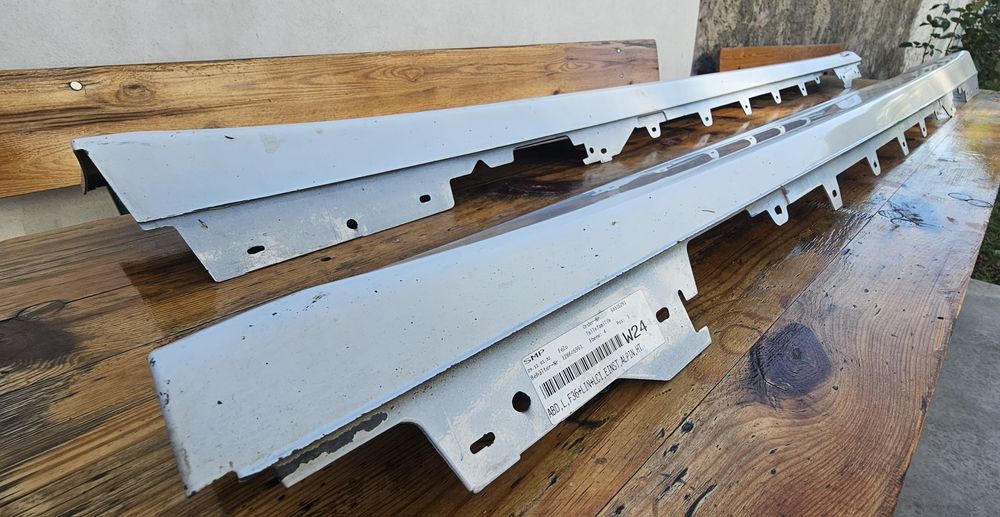 Bară spate/praguri F32,F33,F36