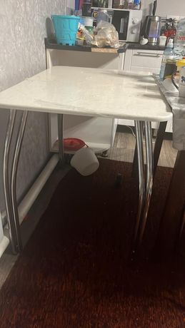 Стол для кухни со стульями