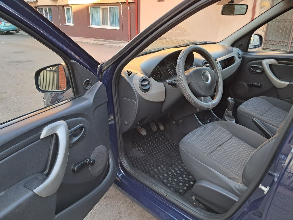 DACIA LOGAN * * 39 .000 KM  * * ESTE CA NOUĂ * 2011 * Unic Proprietar*