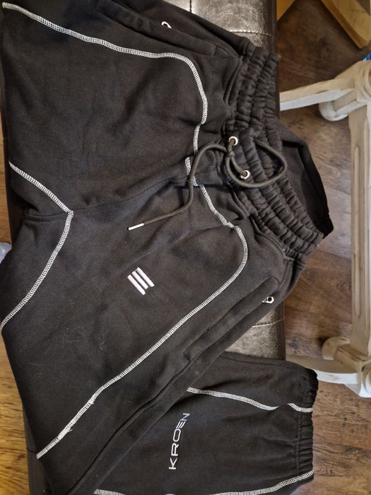 Kroen joggers size: L