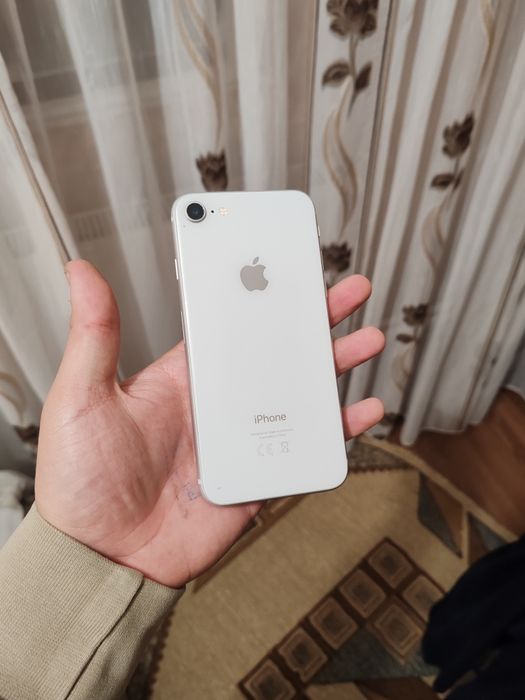 APPLE iPhone 8 64GB Silver impecabil Garantie !