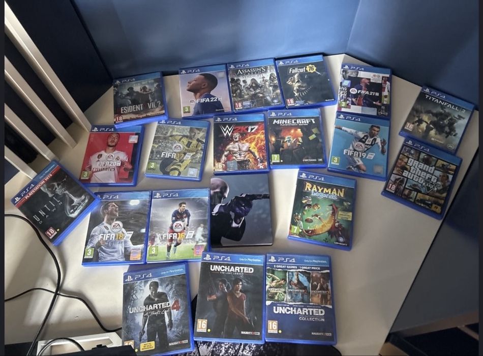 Ps4 1 TB 20 игри Контролер и кабели