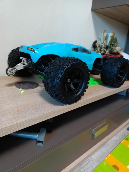 E revo 1/8 esc si motor nou