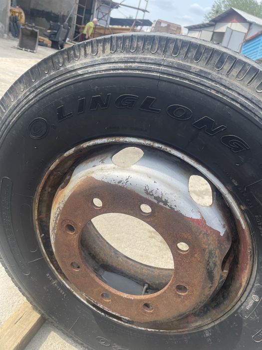 Гуми с джанти за камион 285/70/19,5