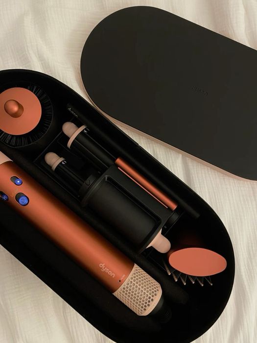 Продаю Dyson стайлер