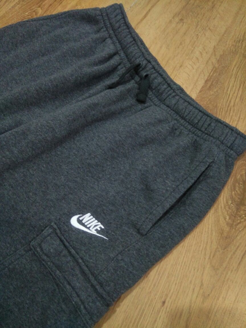 Pantaloni de trening Nike adolescenți 14 ani sau S damă