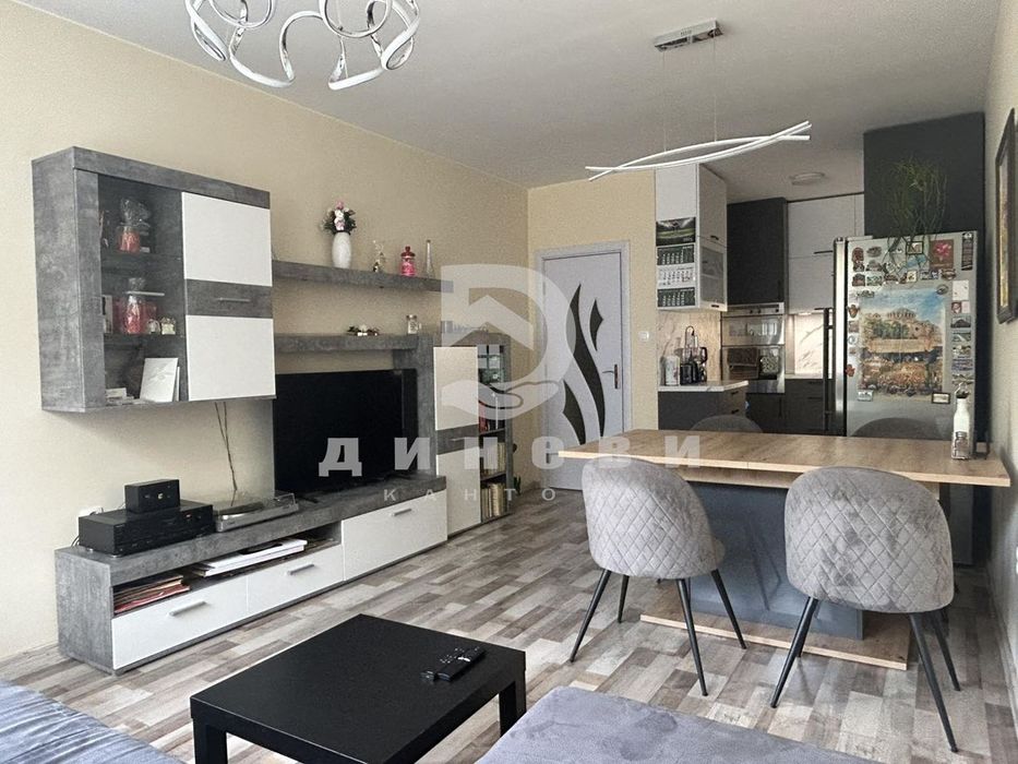 Продава се Двустаен апартамент в Стара Загора, Три чучура - център - 66 кв.м за 2046 €/кв.м - Снимка #2