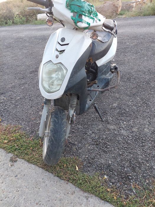 Vind scuter chinezesc pnt piese sau de reparat fără acte