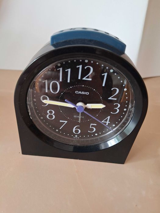 Ceasuri diferite ca marca si provenienta.