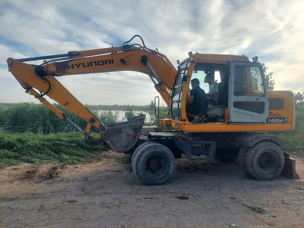 Hyundai 1400 ekskavatori ish bòsa murojat qilingla