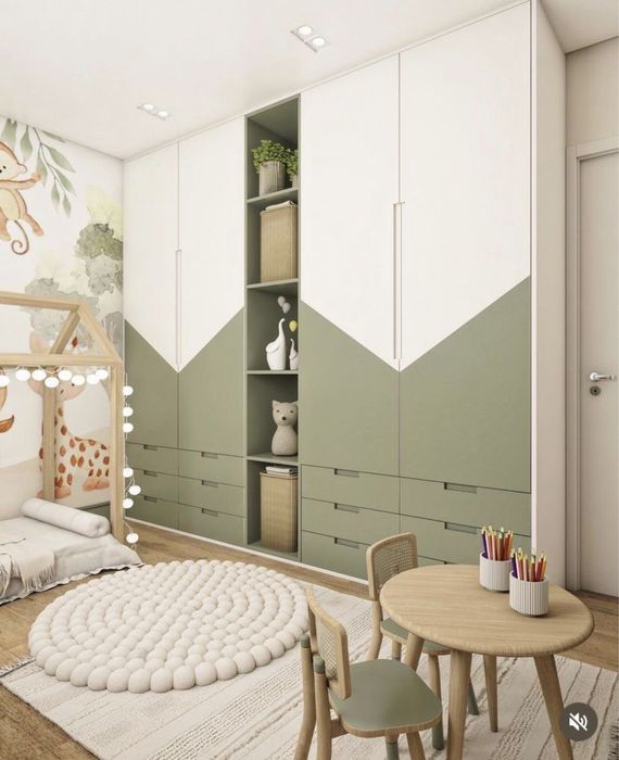 Встроенный детский шкаф, вместительный, под заказ