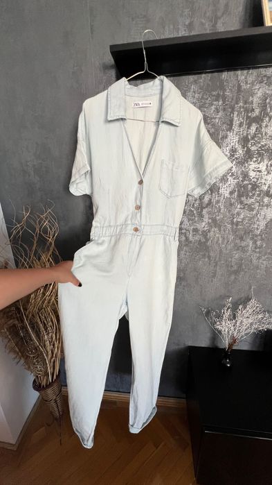 Vând salopetă zara