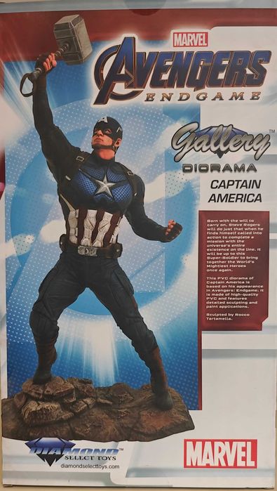 колекционерска фигура Diamond Select Marvel Avengers - Captain America