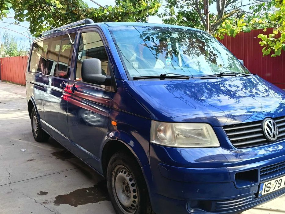 Vand Volkswagen t5 din 2008 model lung 8+1locuri.