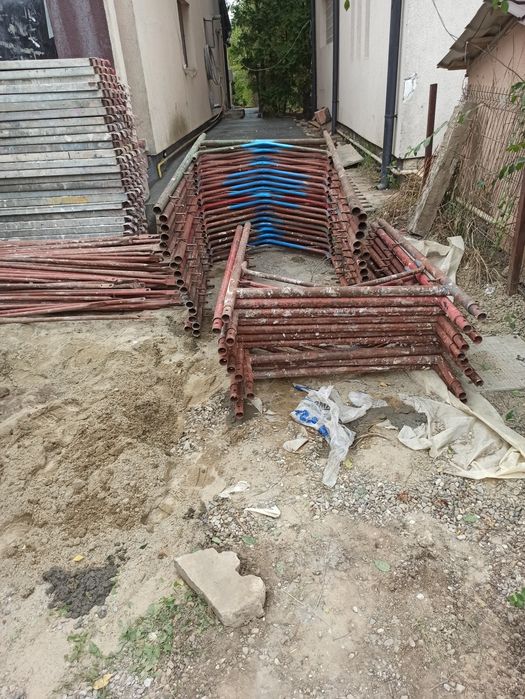 Schela metalică de inchiriat