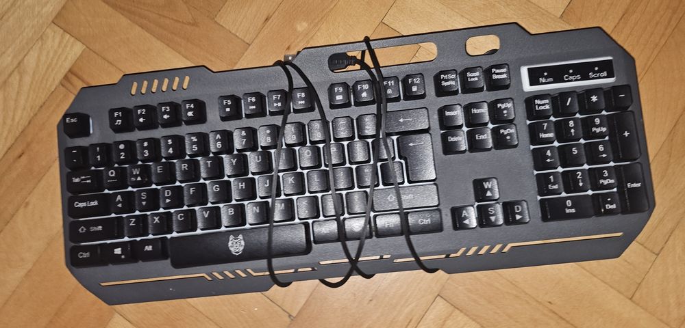 Kit gaming monitor+mouse+tastatura+mouse pad+ boxe