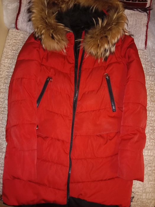 Продам куртки  1500 т