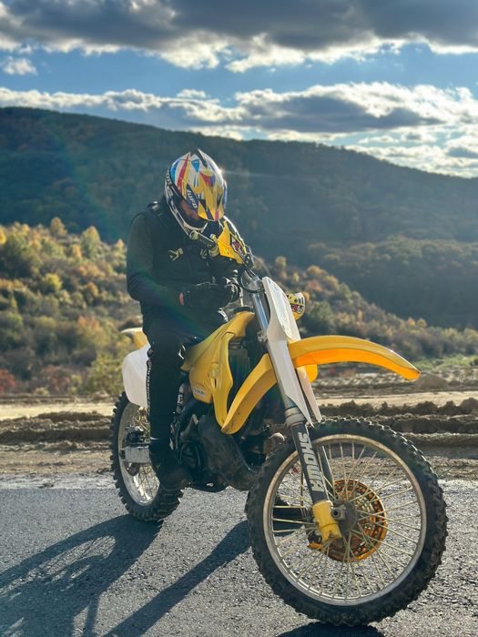 Vand sau schimb suzuki rm 250 2t