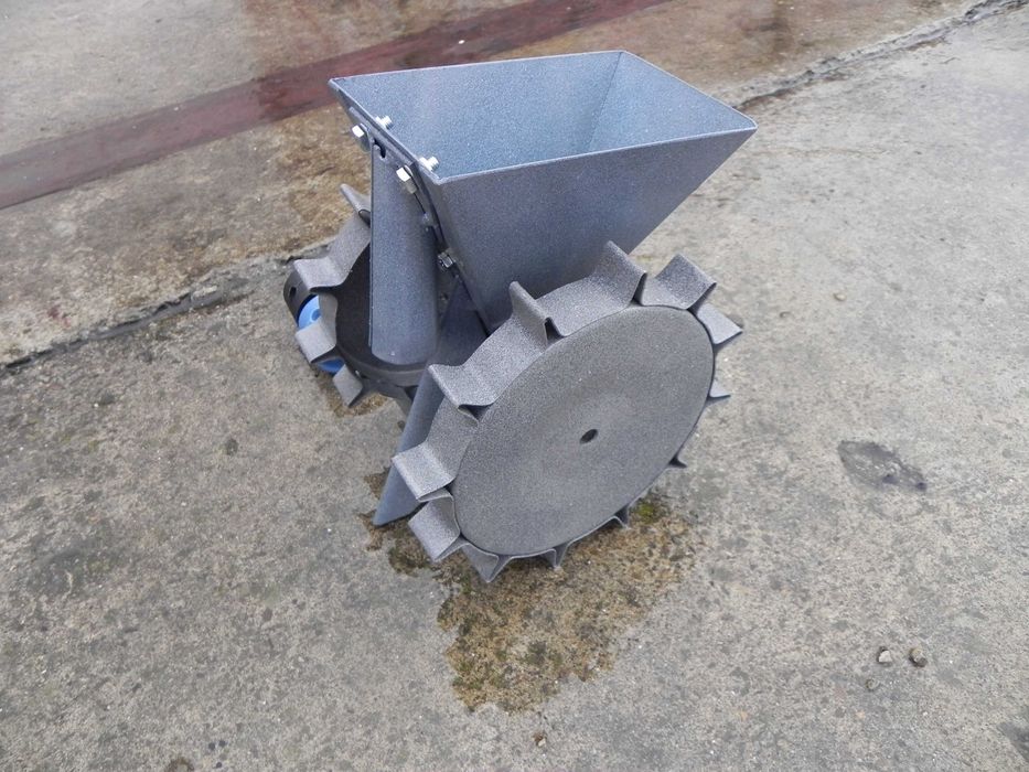 Semanatoare manuala pentru sere si gradini legume seminte mici ridichi