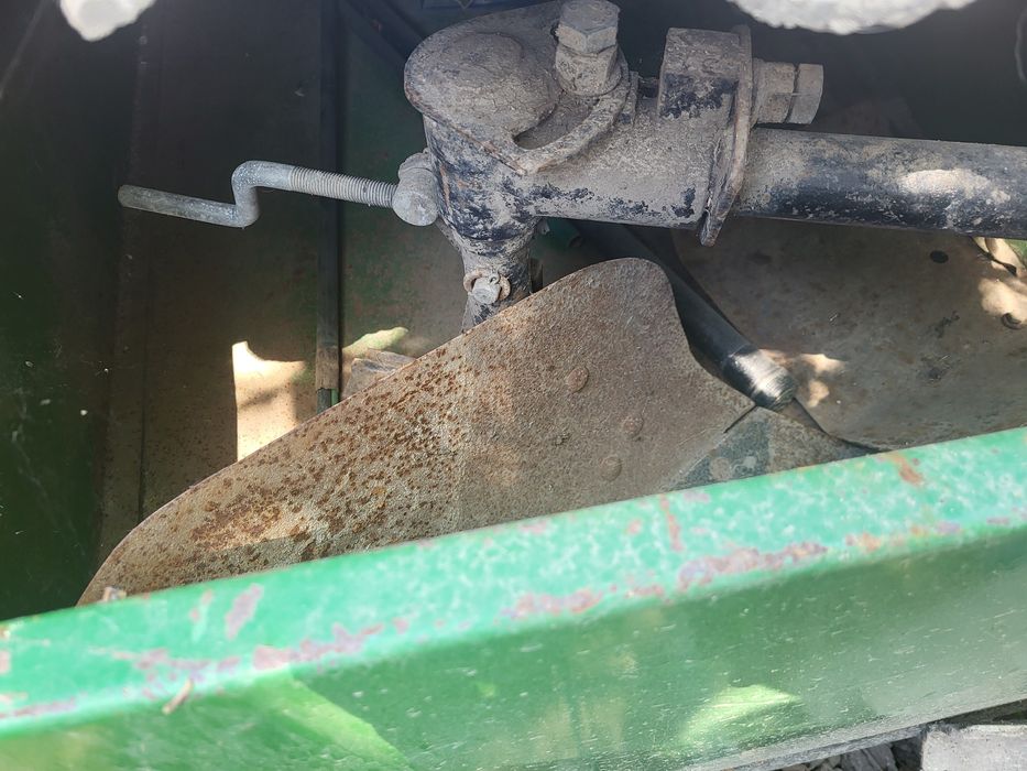 Vând motocultor cu motor de mobră