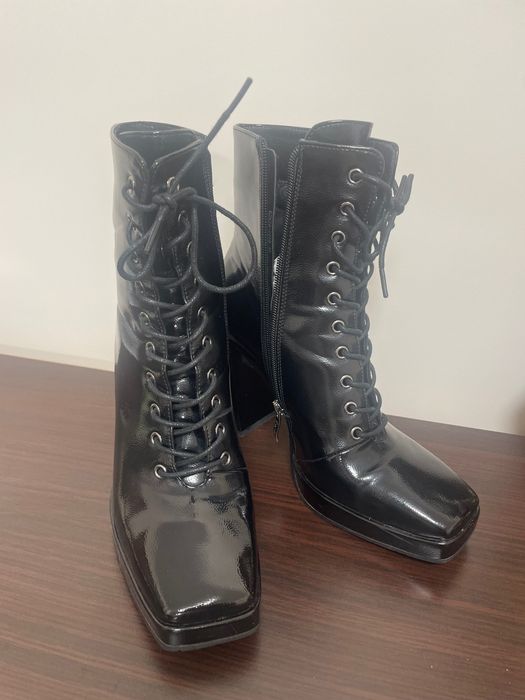 Боти н.38 слагани веднъж