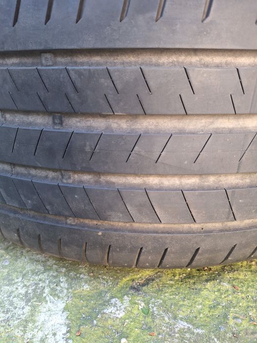 Anvelope Bridgestone 275/40/20 de vară 2 buc ff bune