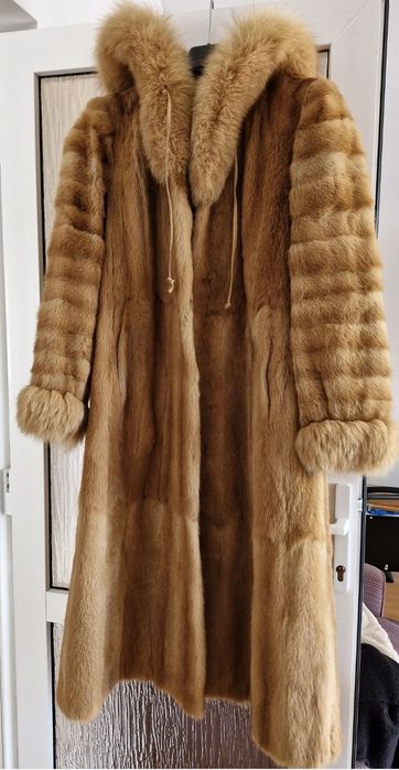 Palton din blana naturala M