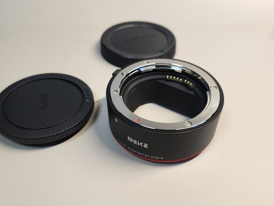 Canon R7 cu adaptor EF-RF, obiectiv Canon EF-S 10-18, bliț Godox V350C