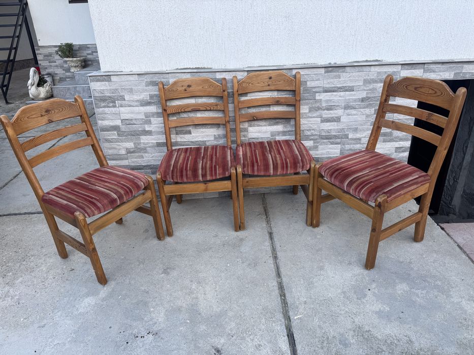 Set 4 scaune din lemn