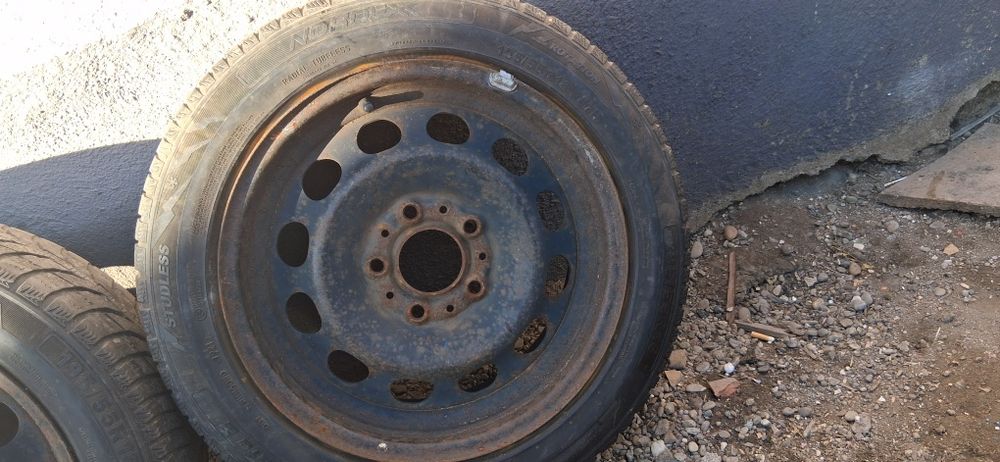 Vand sau schimb un set de jante pe 16 cu tot cu anvelope