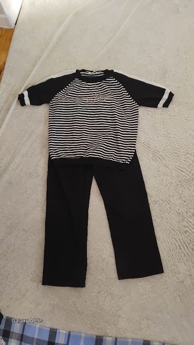 Футболка и утеплённые брюки для девочки 8-10 лет.