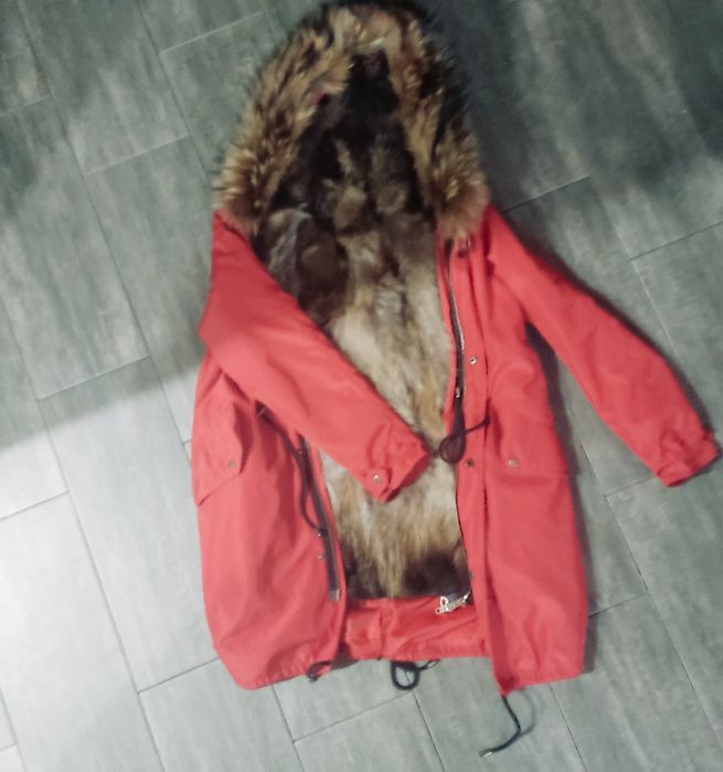 Продаётся парка размер 44-46, Цена- 5000 тенге.